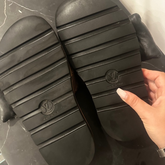 Louis Vuitton monogram Pool Pillow Flat Comfort Mule - Picture 3 of 4